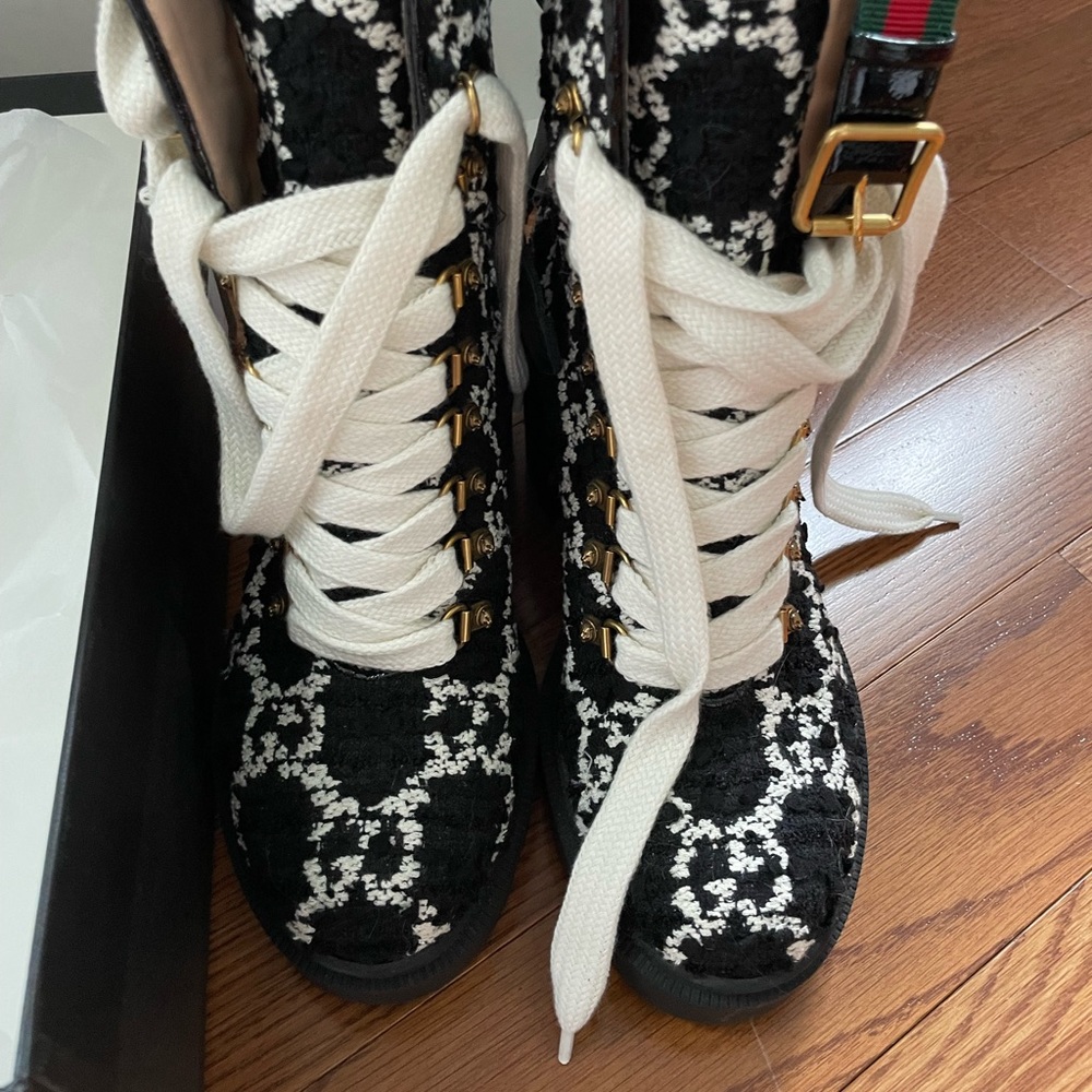 NWT Gucci Tweed Ankle Boots in Black